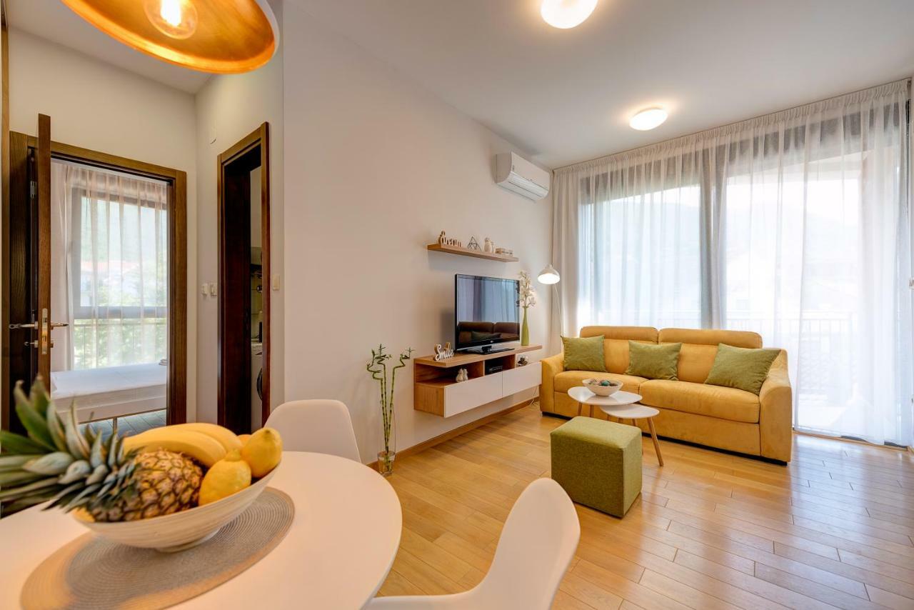Sunray Apartment Tivat Exterior photo